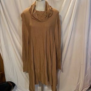 Woman’s long blouse/shirt